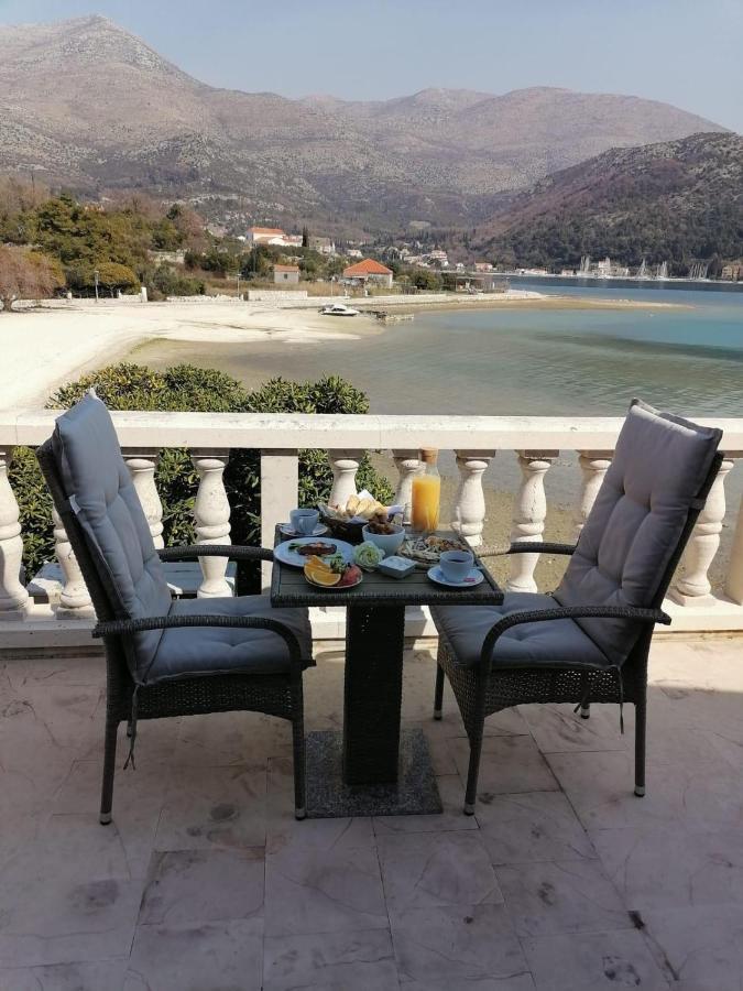 Sweet Village Hotel By The Sea Slano Exterior foto