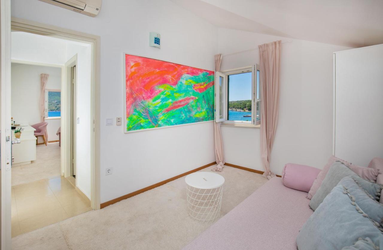 Sweet Village Hotel By The Sea Slano Exterior foto